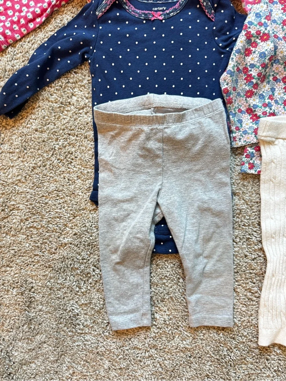 Baby Girl Clothing Bundle Carter’s Onesies Pajamas Leggings Lot size 12 Months